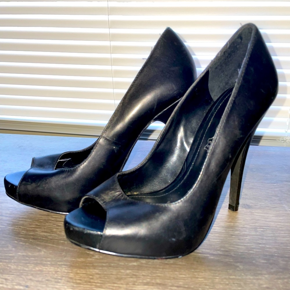 Aldo peep toe pumps